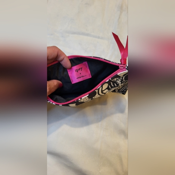 Ipsy @pcwitte glam bag - Picture 4 of 5